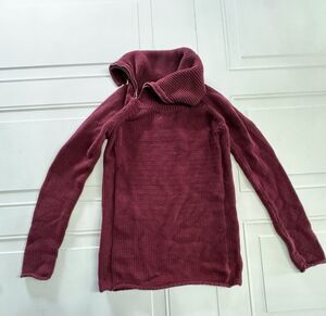 Guess Women's Sz S Burgundy Knit Cowl Neck Sweater Zipper Accent 100% Cotton